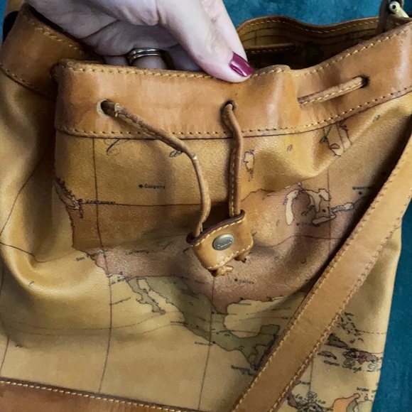 Vintage Alviero Martini bucket bag - Picture 5 of 8